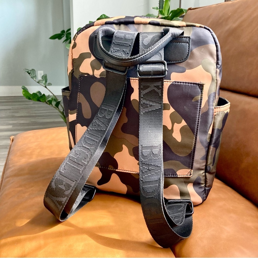 Badgley Mischka Camouflage Backpack Large Camo Back To School Bag - Picture 2 of 3
